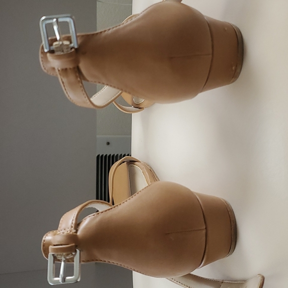 Tan Aldo Sandals - Picture 3 of 8